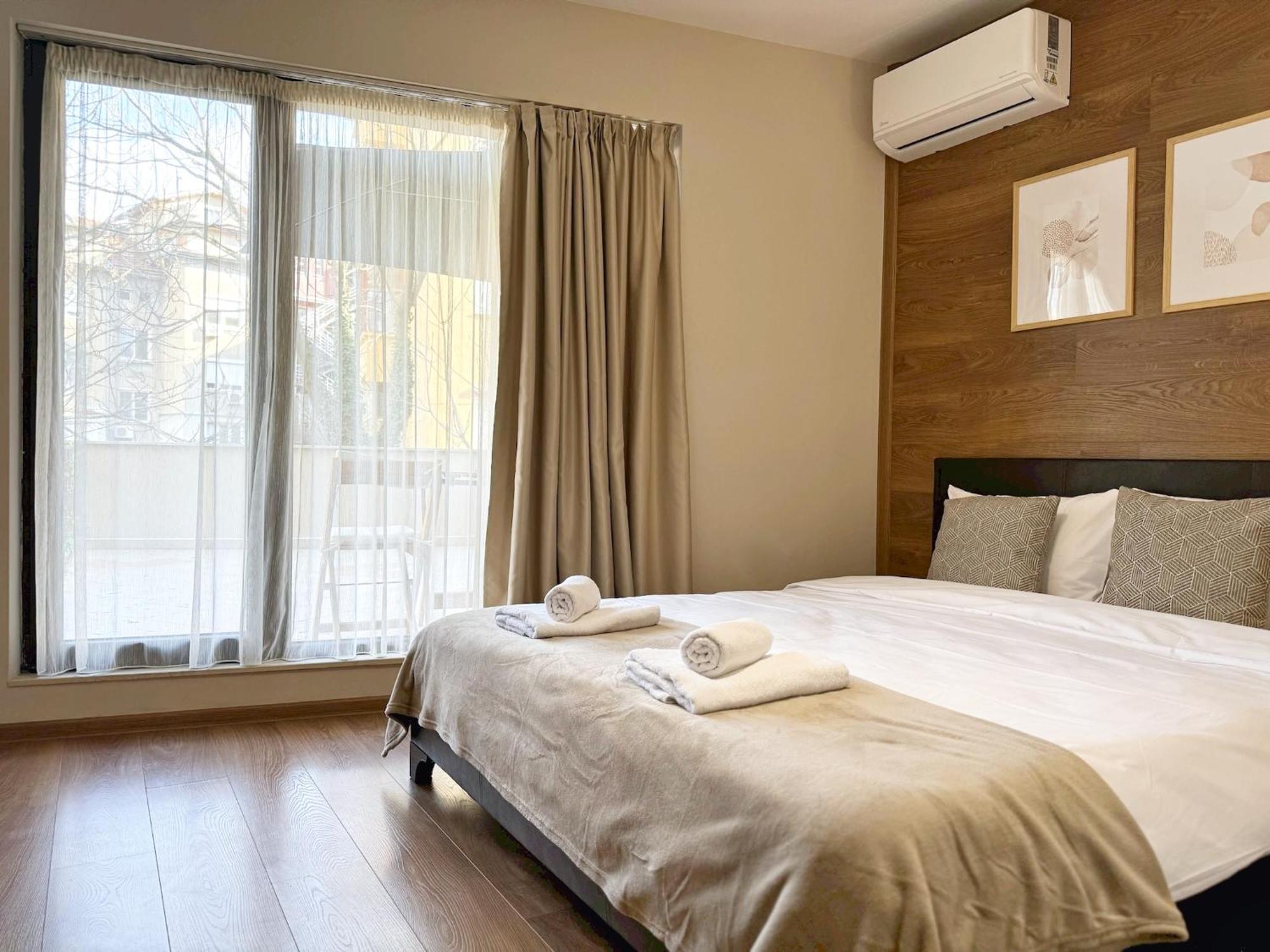 Top Centre Plovdiv Apt. With Parking For 4 Guests 外观 照片