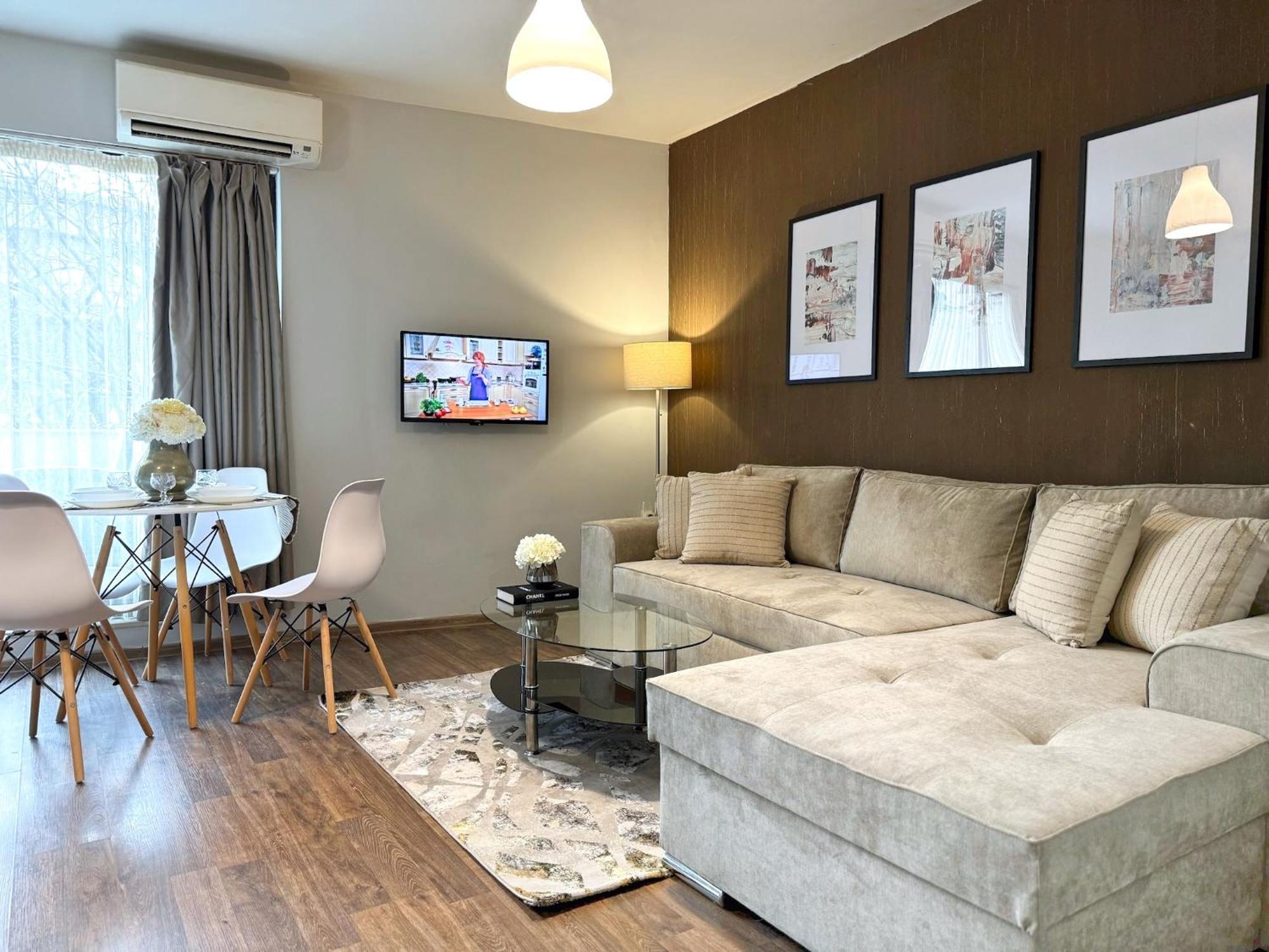 Top Centre Plovdiv Apt. With Parking For 4 Guests 外观 照片