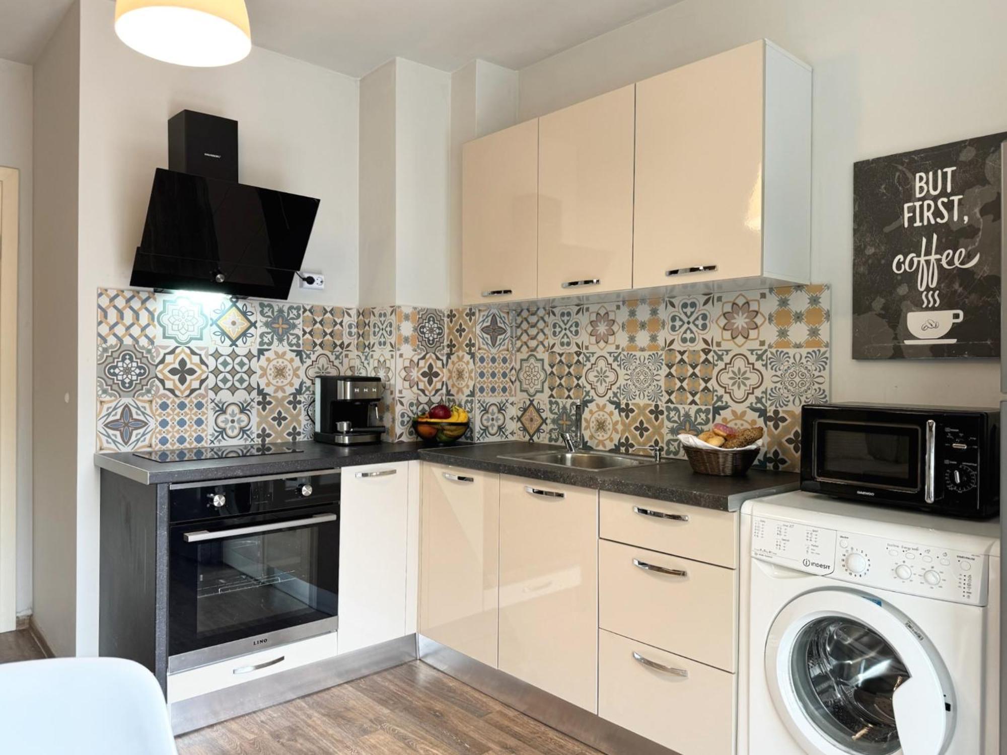 Top Centre Plovdiv Apt. With Parking For 4 Guests 外观 照片