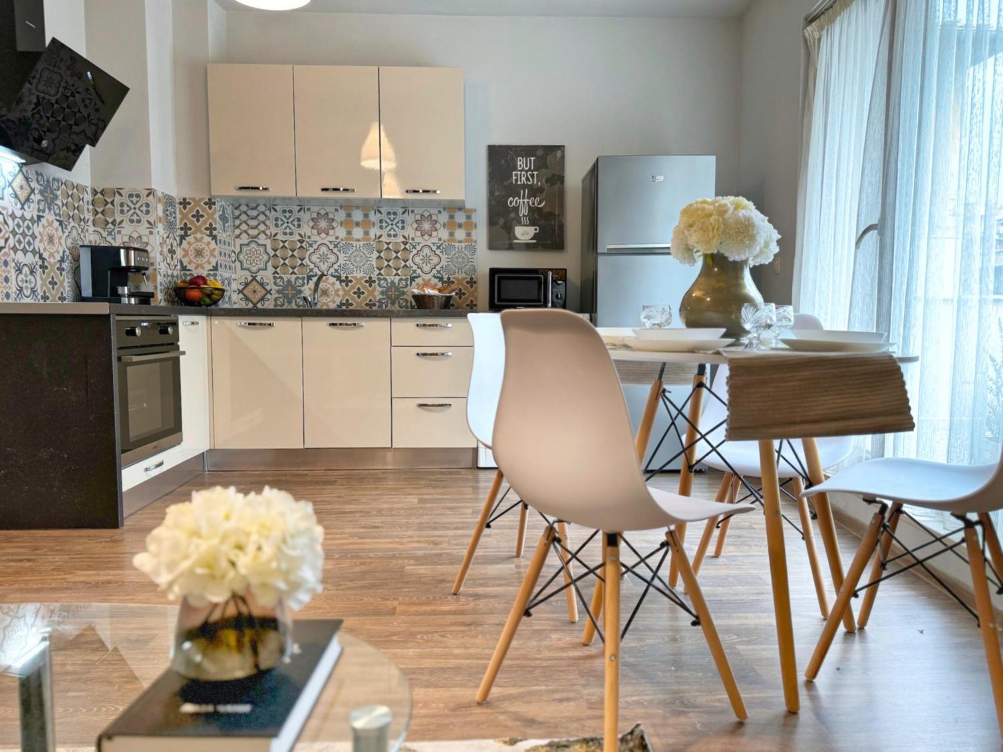 Top Centre Plovdiv Apt. With Parking For 4 Guests 外观 照片