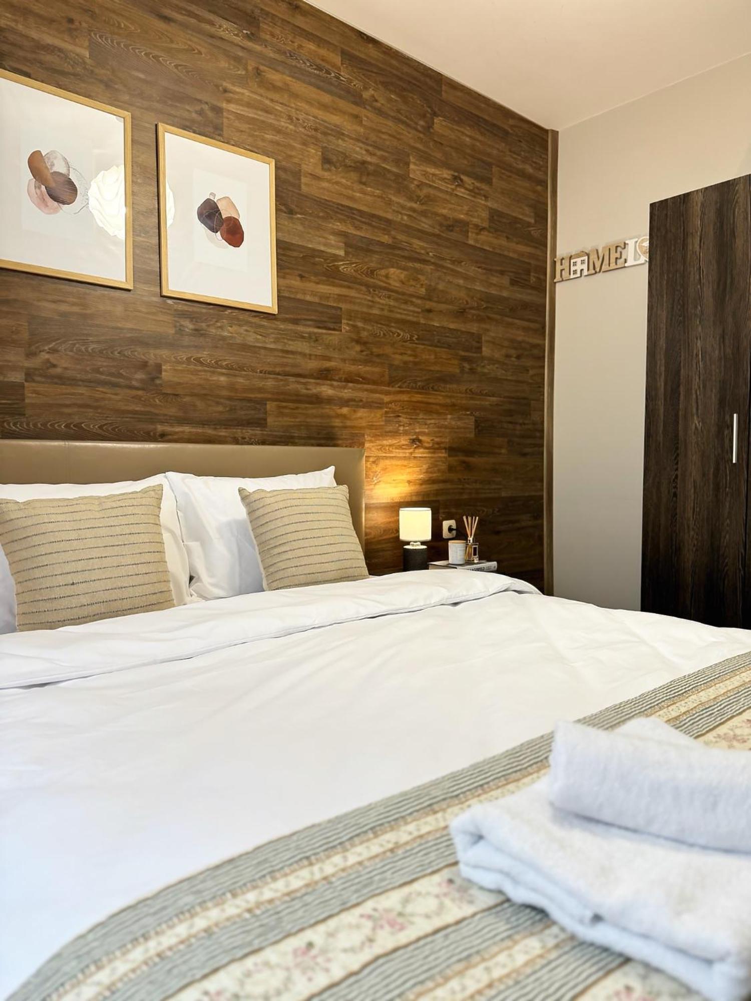 Top Centre Plovdiv Apt. With Parking For 4 Guests 外观 照片