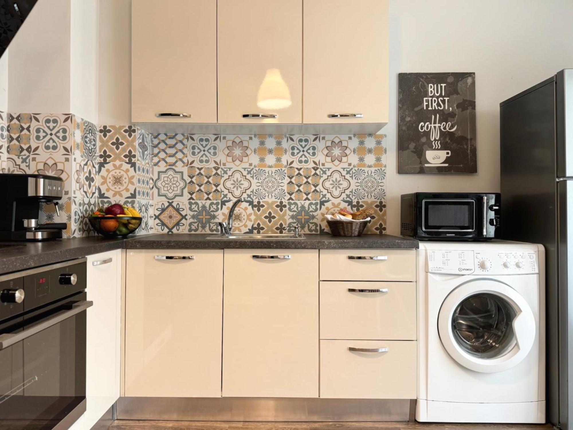 Top Centre Plovdiv Apt. With Parking For 4 Guests 外观 照片